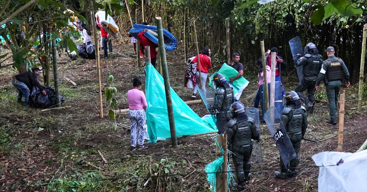 Recuperado predio invadido en el barrio Génesis, contiguo al Instituto ...