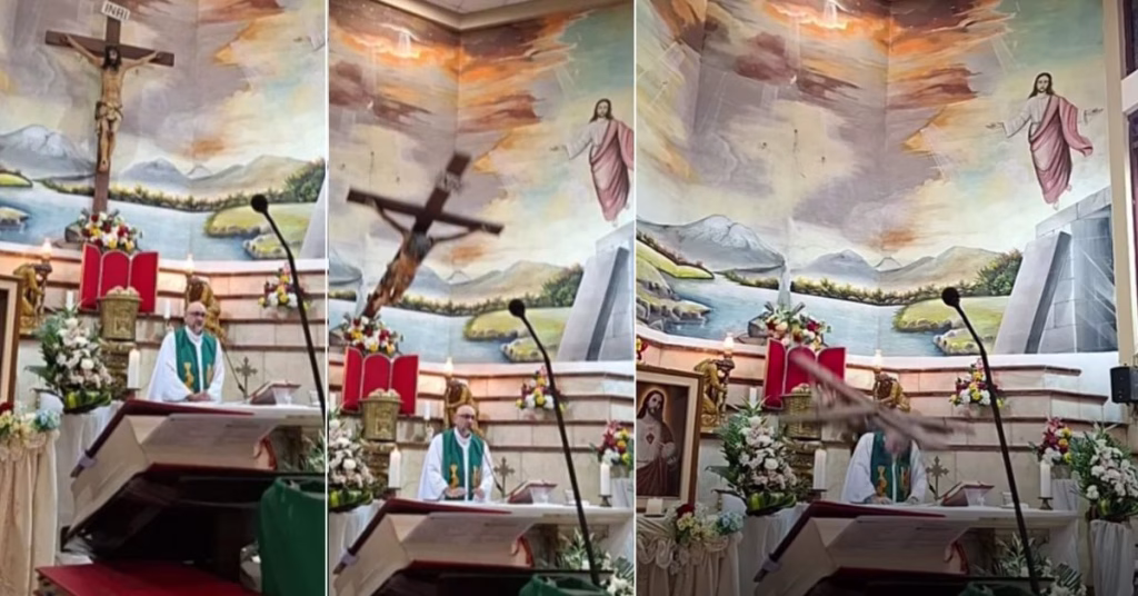Sacerdote murió tras caerle encima una enorme cruz durante una misa en Ecuador