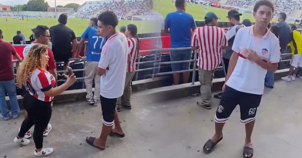 “Ahorré de a $2.000 en $2.000 para poder ir”: Joven fue discriminado por ir en chancletas a ver al Junior al estadio