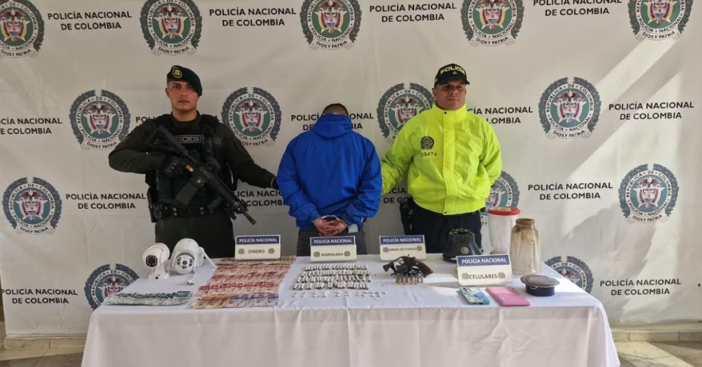 Estaba condenado a 18 años y cumplía prisión domiciliaria: cayó ‘Maicol’ con un menor armado