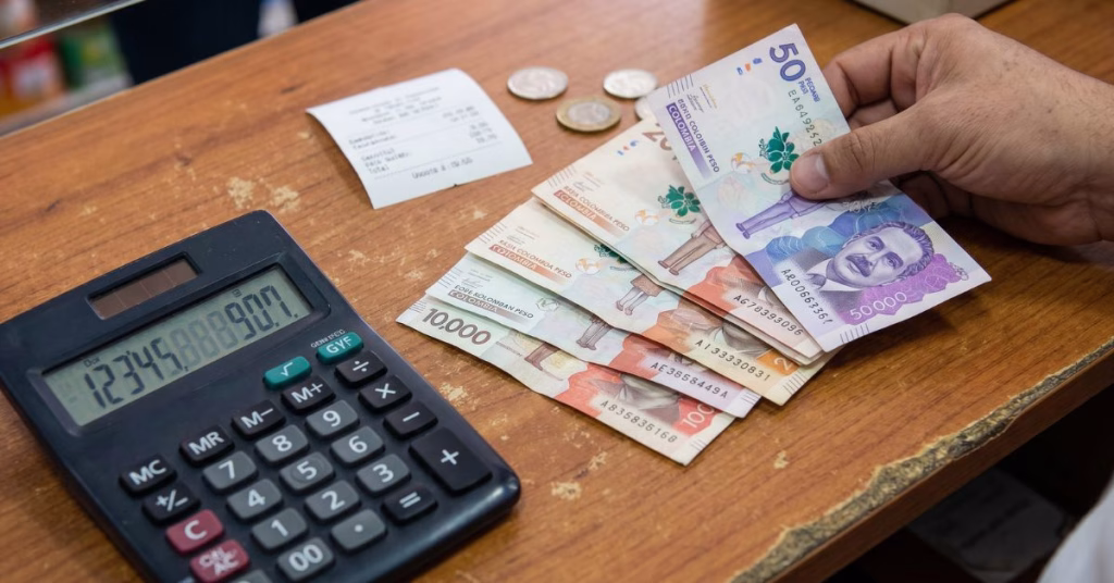 Compras por internet, impuestos y recortes: las medidas que propone el Gobierno con Ley de Rescate Económico