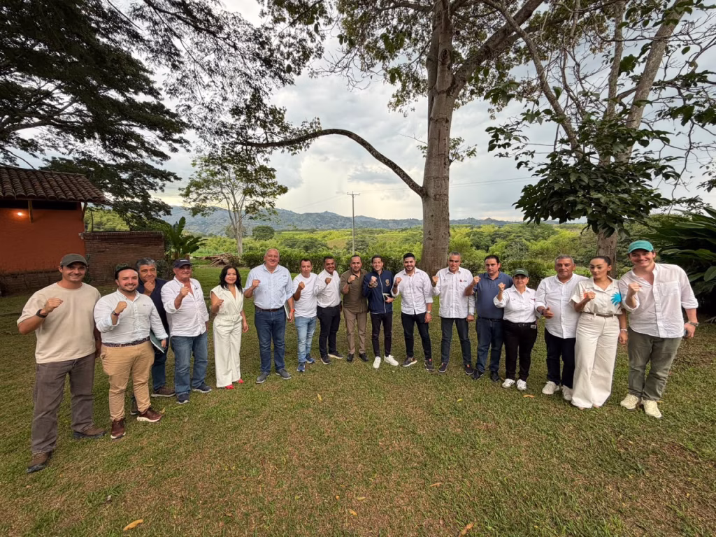 ¡Visita clave! Ministro de Comercio llega al departamento para definir el plan de reactivación y conectividad aérea