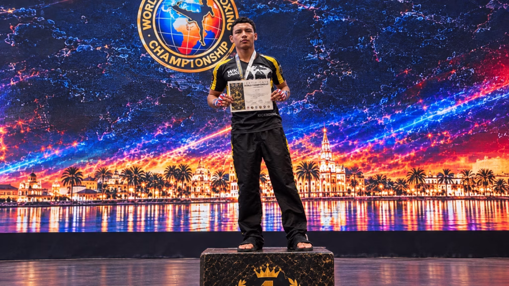 ¡Orgullo mundial! Tres quindianos se consagran campeones en el Campeonato Mundial de Kickboxing en Cartagena