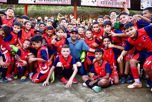 “Están abandonados”: la fuerte preocupación del Gobernador por los escenarios deportivos de la capital quindiana